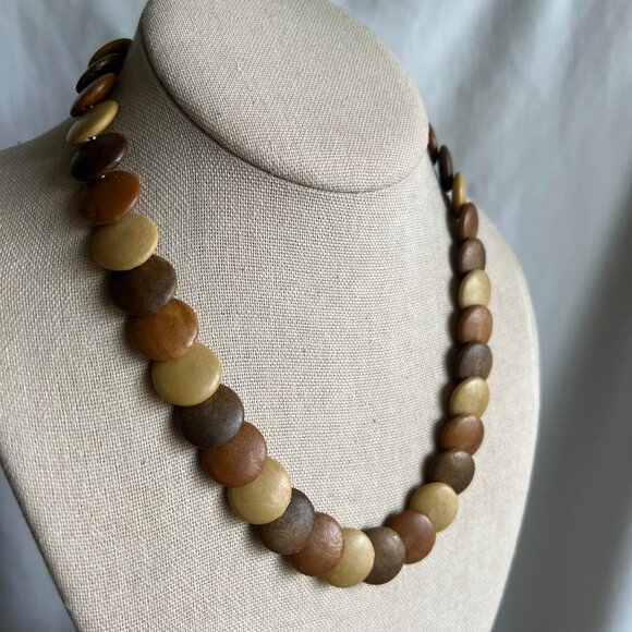 Vintage Wooden Saucer Disc Shape Beaded Boho 70s Style Costume Estate Necklace - Picture 2 of 9